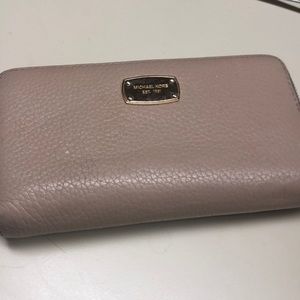 Michael kors wallet